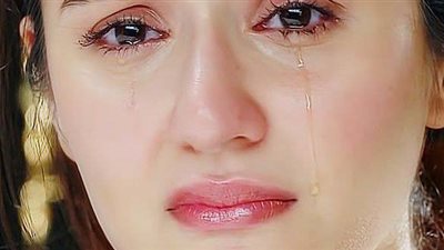 الورد لائق عليك
