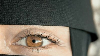 الابتسامة  ميرا ابو الخير 